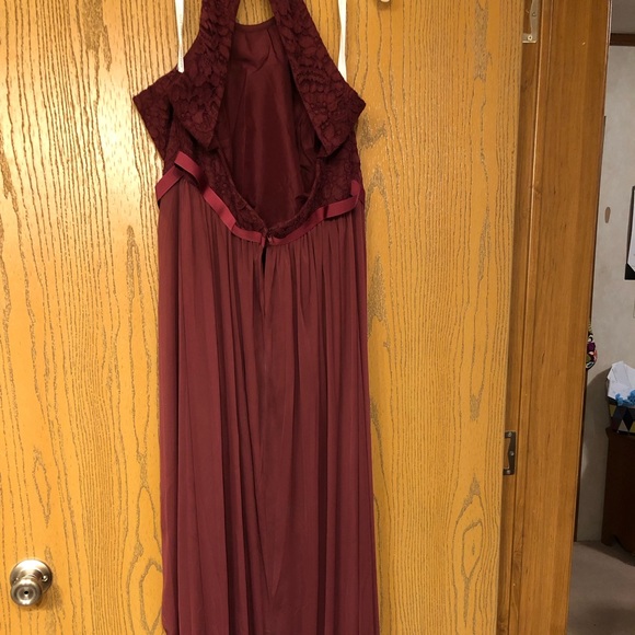 Bridesmaid dress burgundy/ wine.NWT-David’s bridal - Picture 3 of 4
